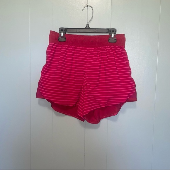 Lululemon Go the Distance Reversible Shorts West2East Stripe Bumble Berry Size 6 - Picture 7 of 11
